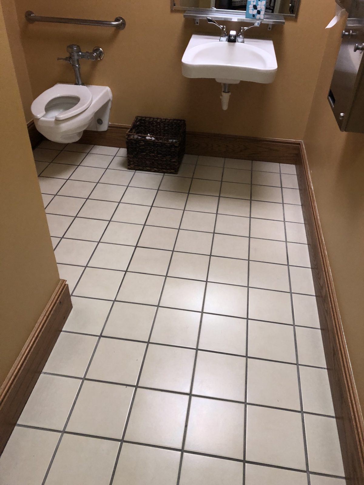 Professional Tile & Grout Cleaning Blue Ash Ohio by Howards Cleaning Service