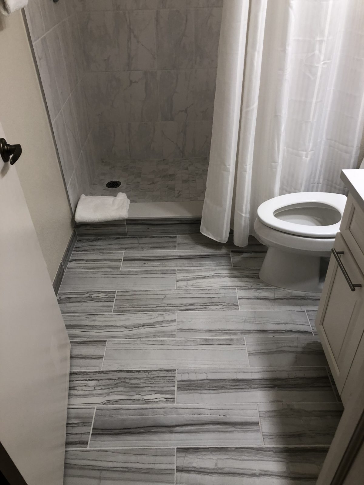 Professional Tile and Grout Cleaning Image Cincinnati Ohio Sample 5